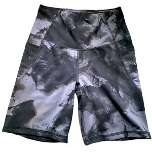 LUC All In Motion women bike shorts sz Small w/pockets grey with black smoke